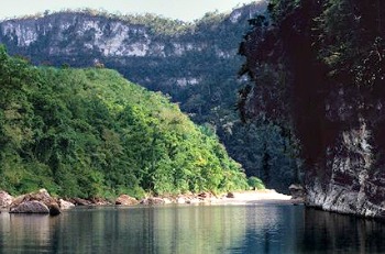 Cagayan Valley - Sierra Madre River” title=